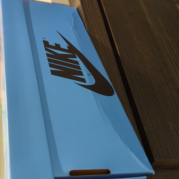 New Air Jordan 1 (AJ1) Retro High OG GS University Blue - Picture 9 of 9